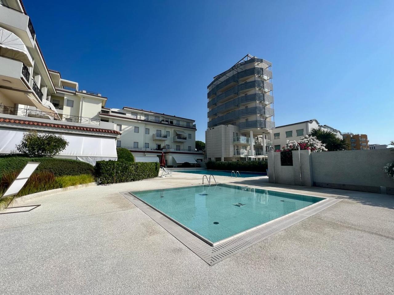 Bagni Miramare - Home Immobiliare Jesolo Экстерьер фото