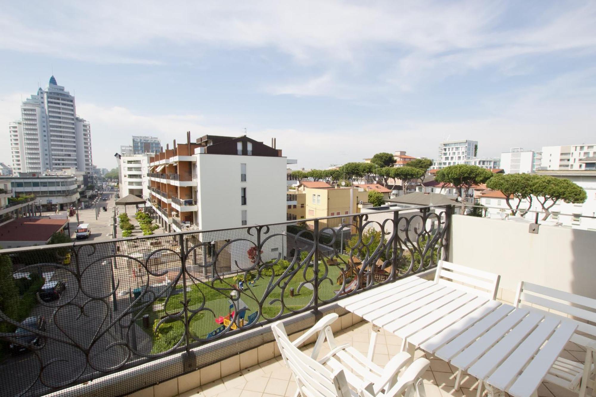 Bagni Miramare - Home Immobiliare Jesolo Экстерьер фото